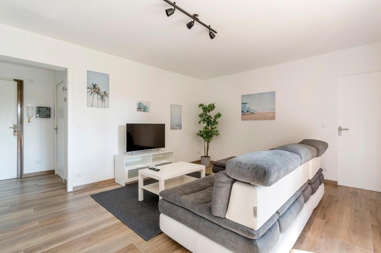 Suite Granges En Rez-De-Jardin Pour 4 Voyageurs Lyon Kültér fotó
