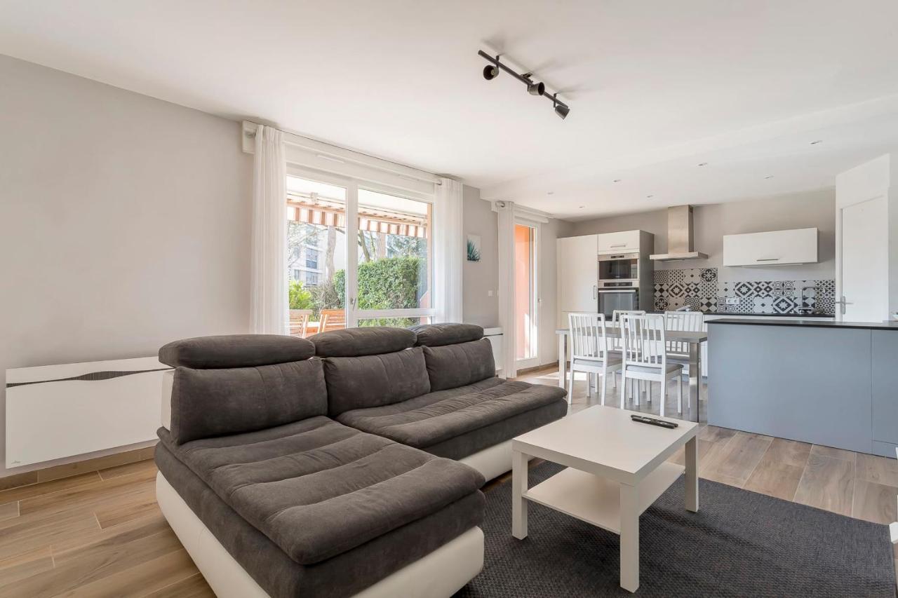 Suite Granges En Rez-De-Jardin Pour 4 Voyageurs Lyon Kültér fotó