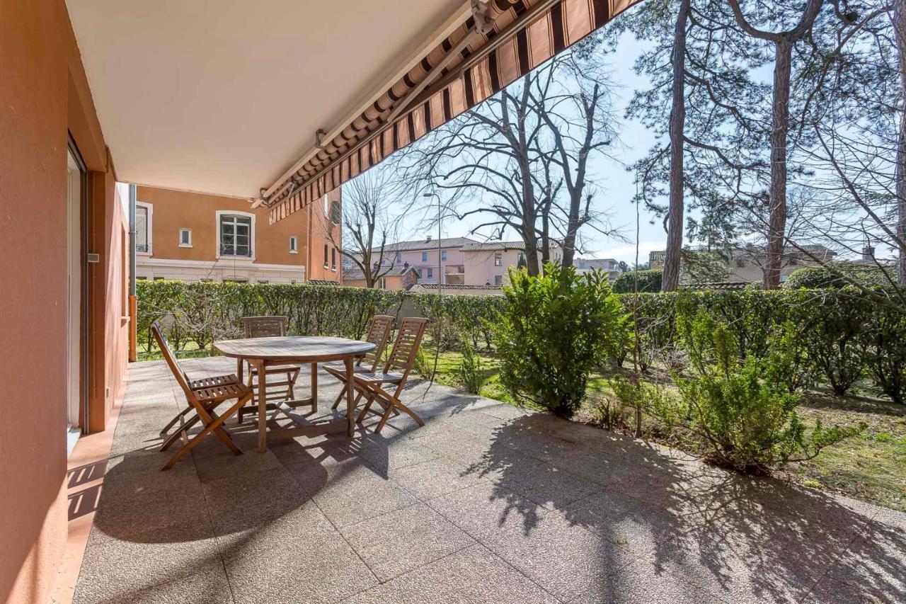 Suite Granges En Rez-De-Jardin Pour 4 Voyageurs Lyon Kültér fotó