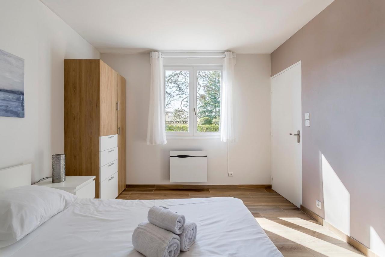 Suite Granges En Rez-De-Jardin Pour 4 Voyageurs Lyon Kültér fotó
