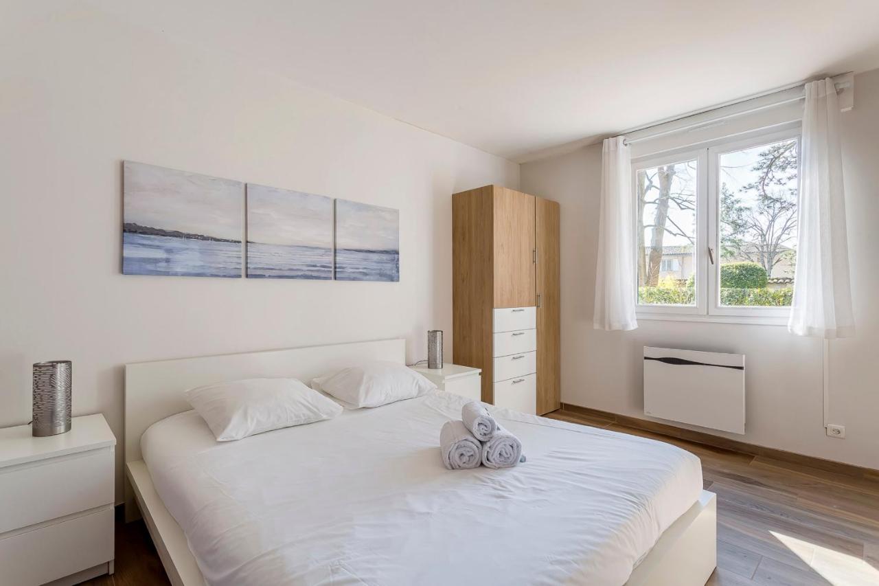 Suite Granges En Rez-De-Jardin Pour 4 Voyageurs Lyon Kültér fotó