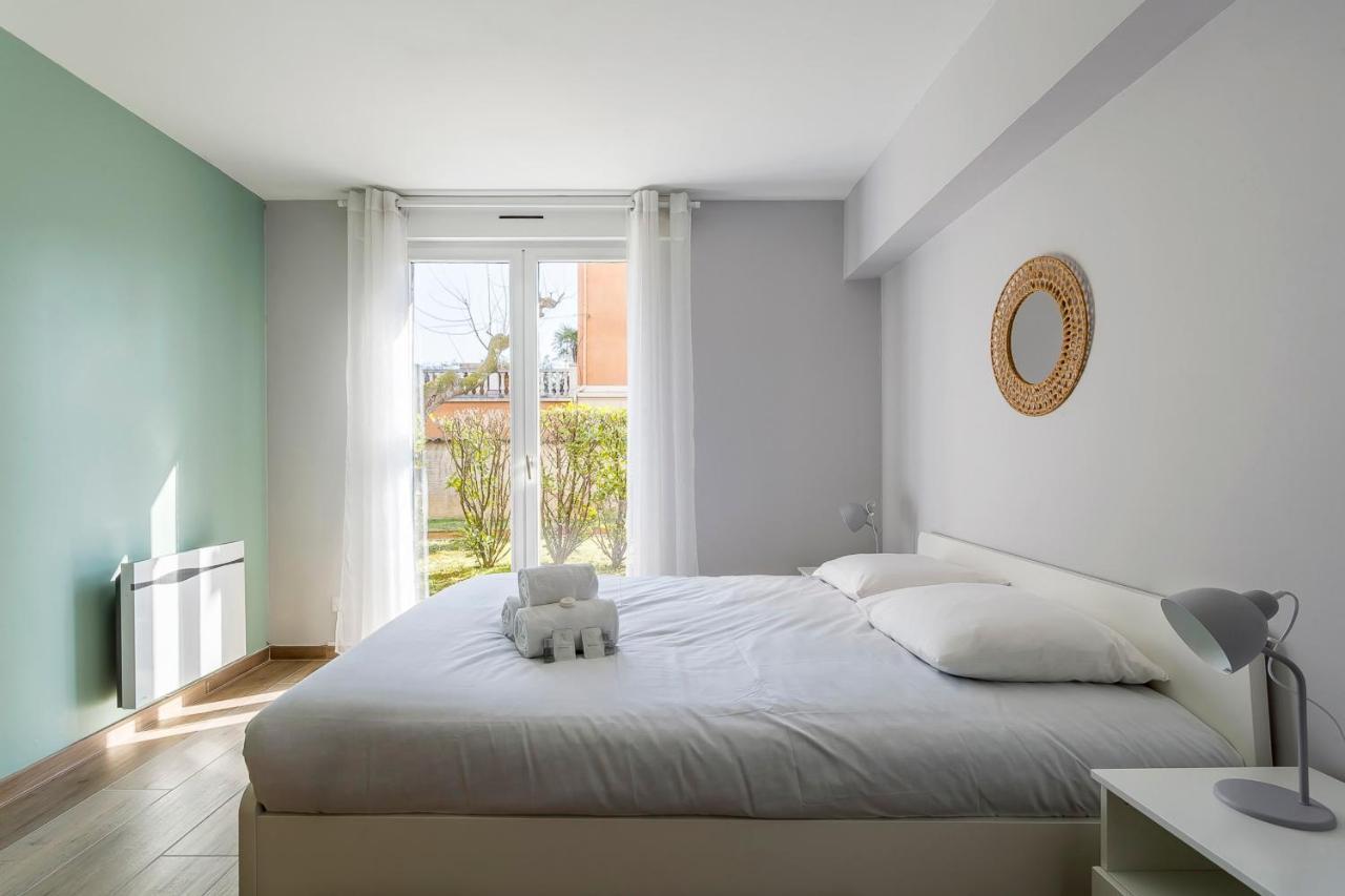 Suite Granges En Rez-De-Jardin Pour 4 Voyageurs Lyon Kültér fotó